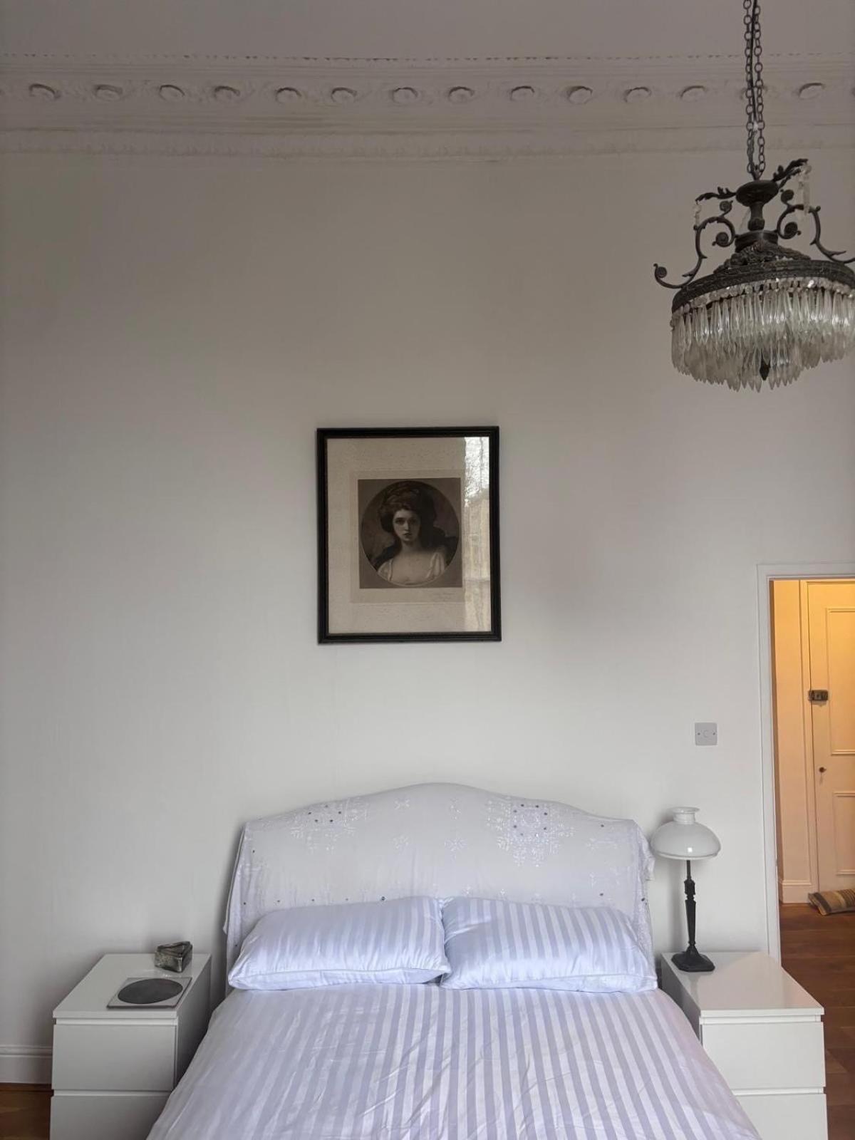 Apartment 2-bed In Clifton, Great Location - Period Features, High Ceilings, Balcony X2, Office, Stylish, Modern Bristol