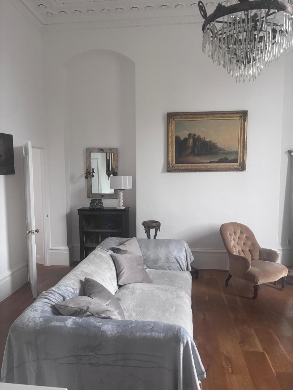 Apartment 2-bed In Clifton, Great Location - Period Features, High Ceilings, Balcony X2, Office, Stylish, Modern
