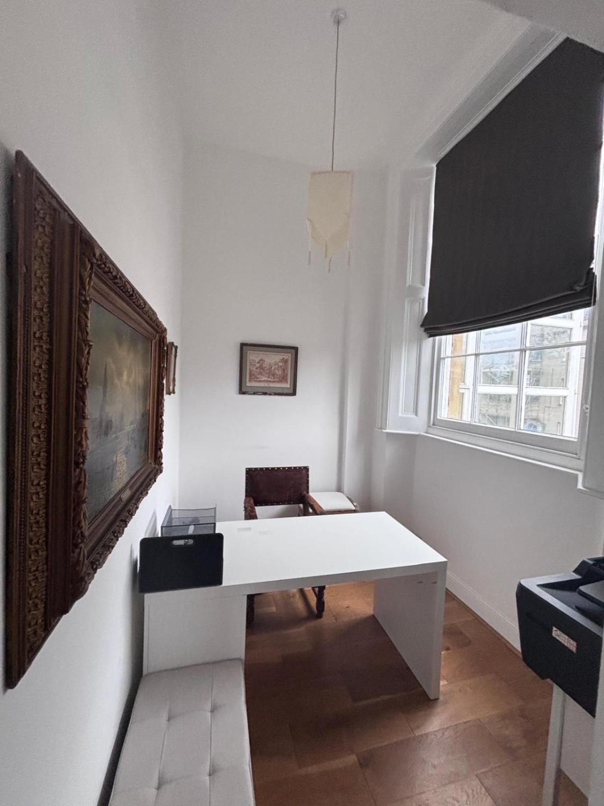 2-bed In Clifton, Great Location - Period Features, High Ceilings, Balcony X2, Office, Stylish, Modern