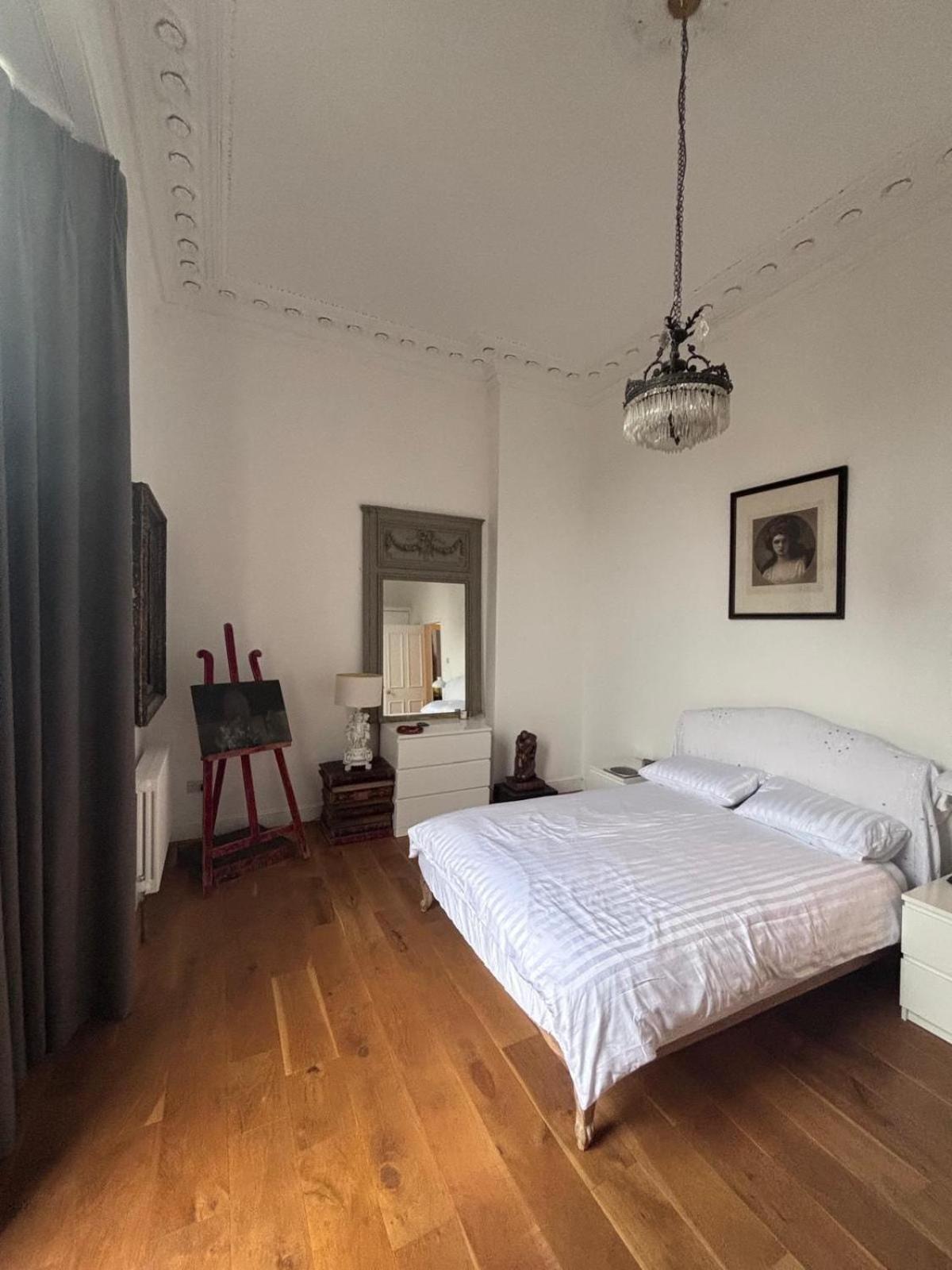 Apartment 2-bed In Clifton, Great Location - Period Features, High Ceilings, Balcony X2, Office, Stylish, Modern *