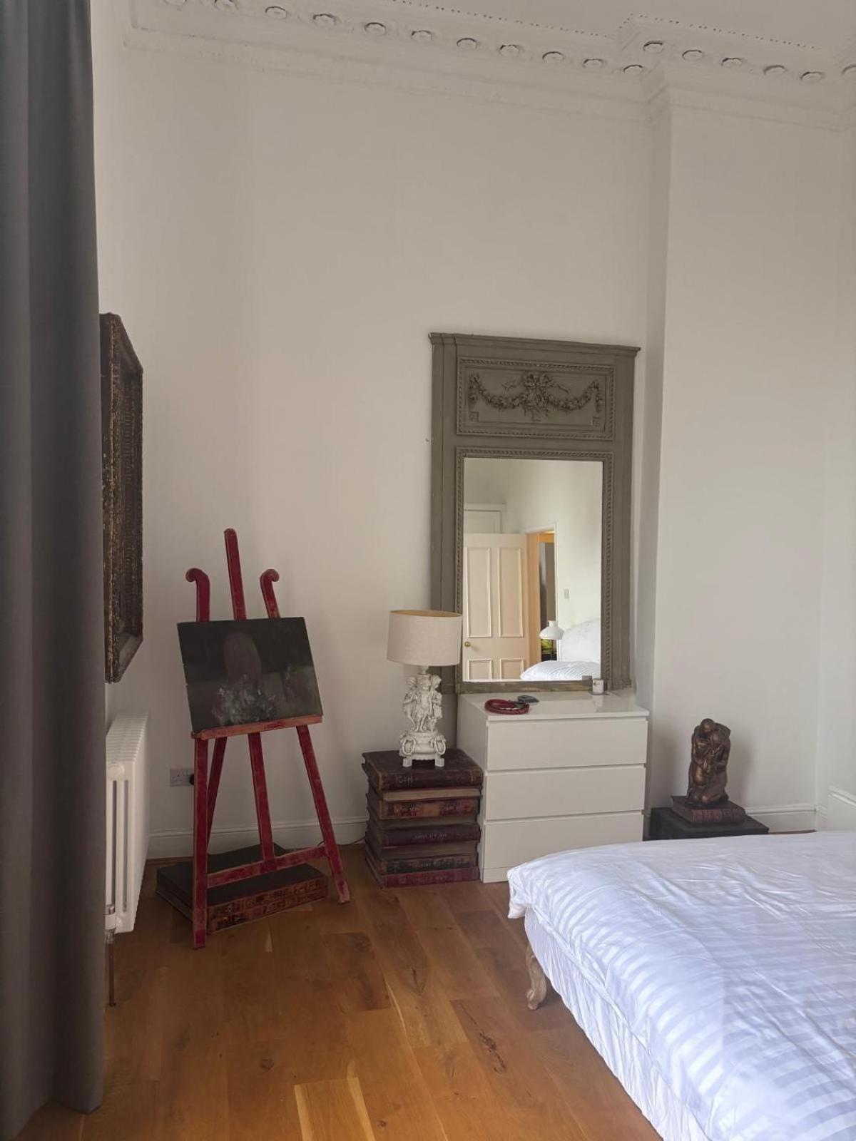 2-bed In Clifton, Great Location - Period Features, High Ceilings, Balcony X2, Office, Stylish, Modern * Bristol